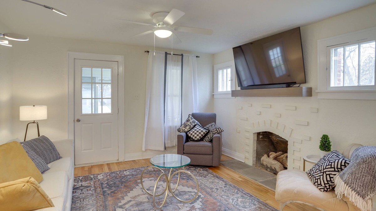 Wooded Estates House | ‘Corby Claddagh House’ ~ 1 Mi to Notre Dame!