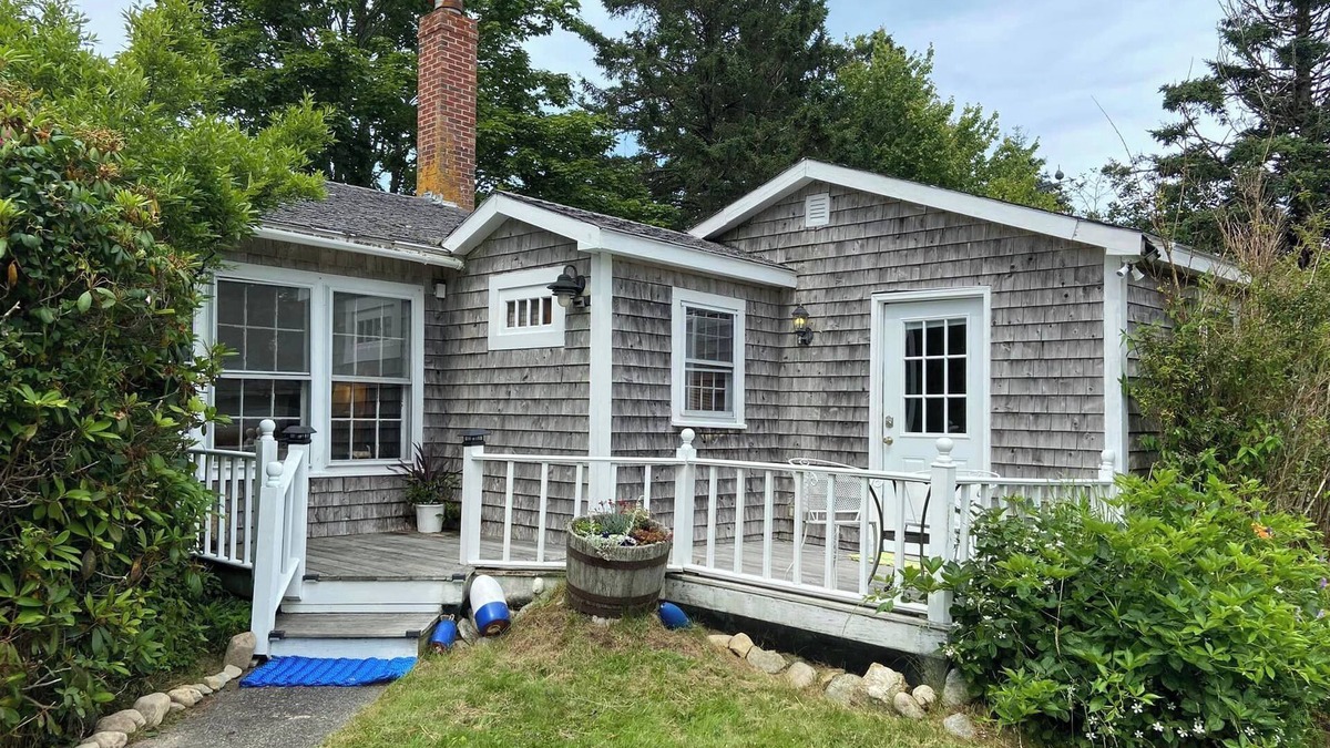 Corea Bed & Breakfast | Corea Harbor's Black Duck Inn