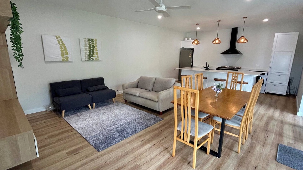 Wallsend Apartment | "Coriden" secluded apartment nestled in the bush