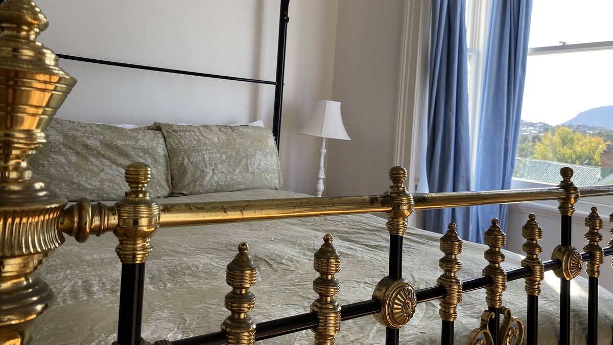 New Town House | Cornelian Bay Hideaway
