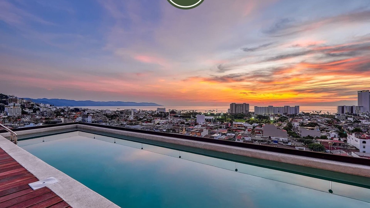 Lazaro Cardenas Apartment | Corner 2 BR Condo - Rooftop Pool with Oceanview