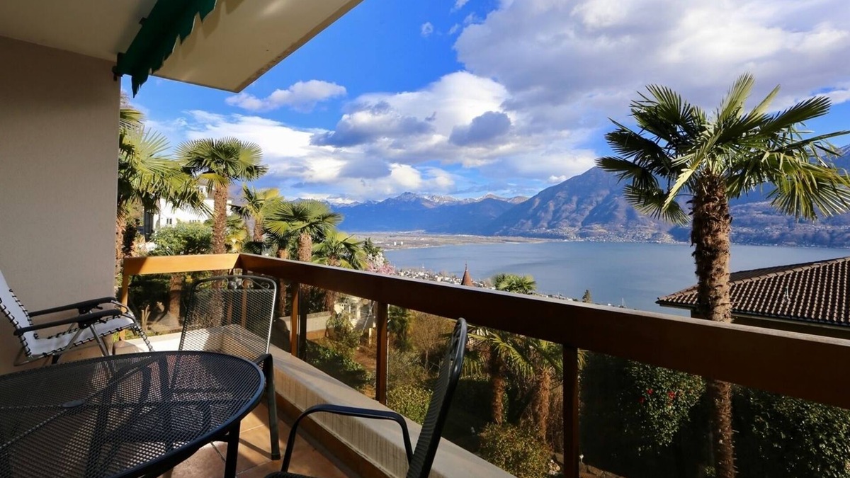 Orselina Apartment | Corner apartment on the 1st floor for 1-3 persons.