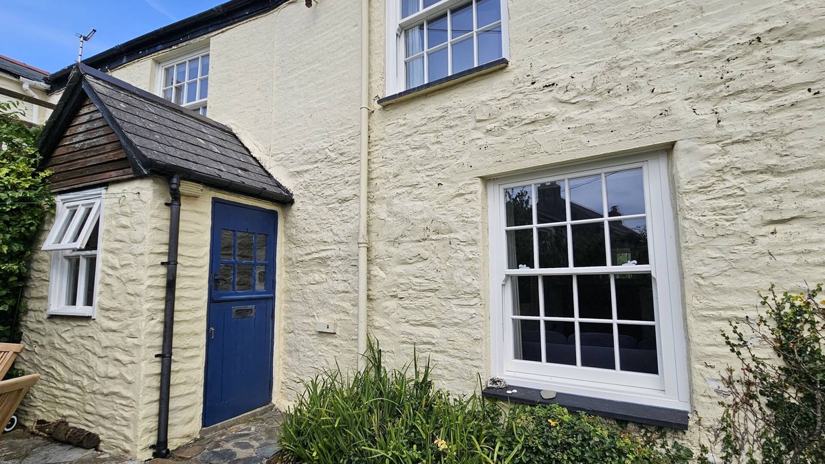 St. Mawes Cottage | Corner Cottage - a cottage that sleeps 5 guests in 2 bedrooms