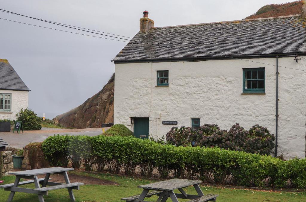 Porthgwarra House | Corner Cottage