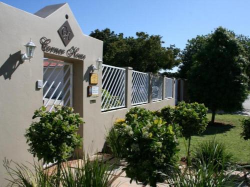 Summerstrand House | Corner House Accommodation