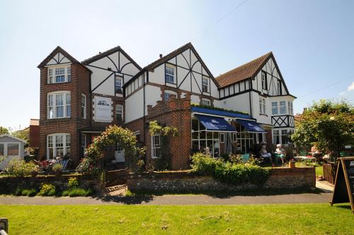 West Runton Bed & Breakfast | Corner House Bed & Breakfast