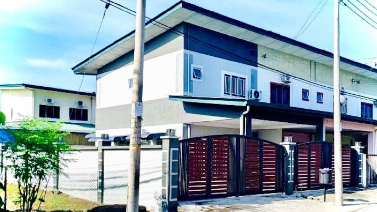 Sandakan House | Corner Lot House at Taman Bahagia Batu 7 Sandakan. 2 Minutes to the Airport!