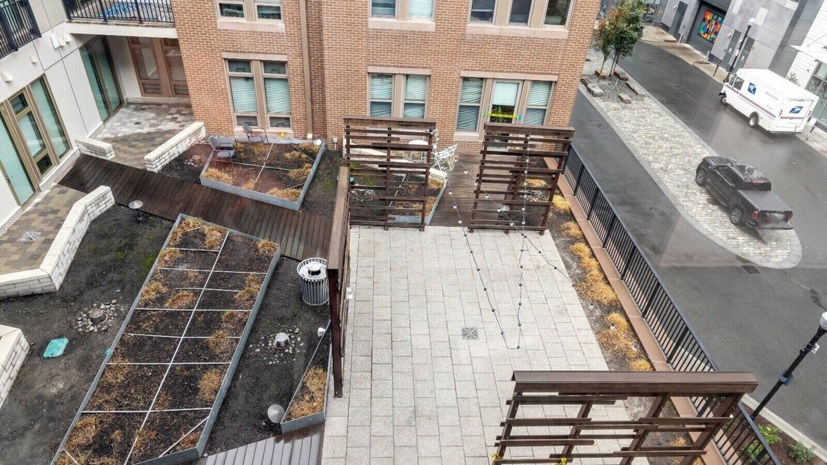 Assembly Square Apartment | Corner Lovely 2 bedroom 2 bathroom at the heart of assembly row