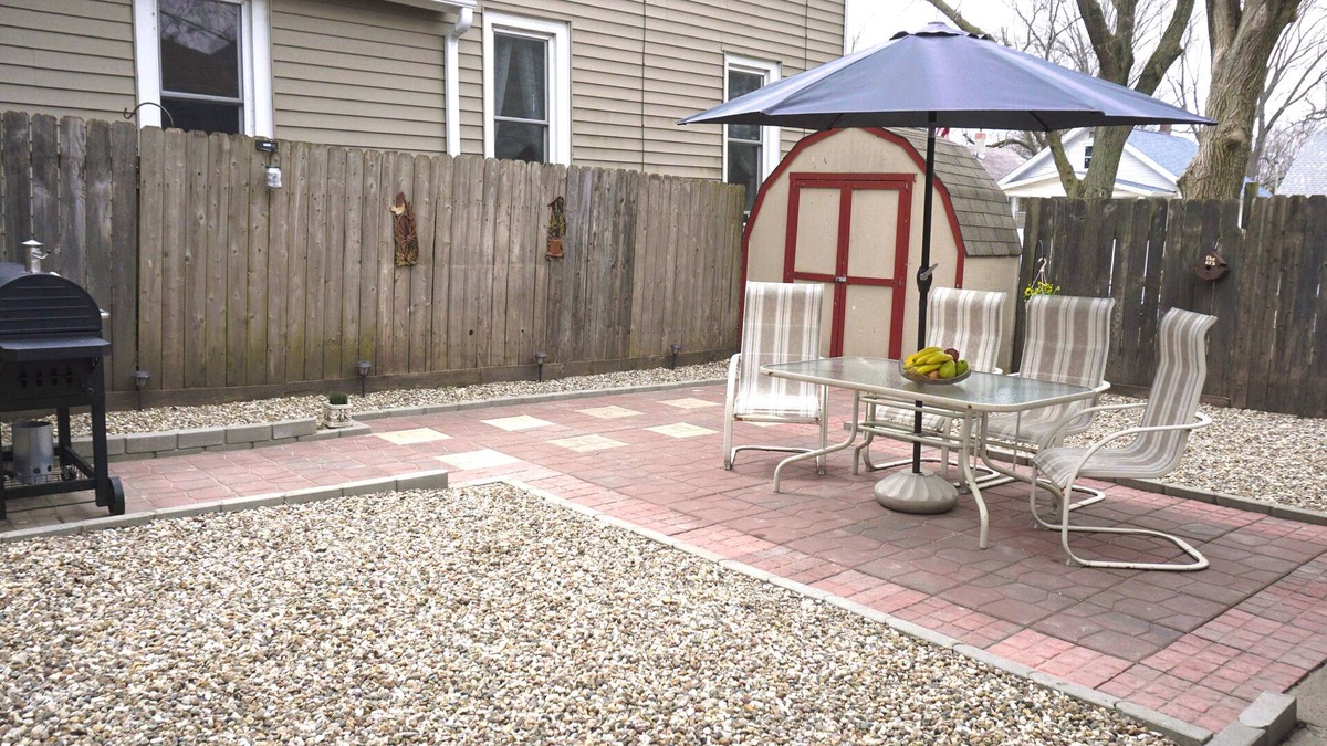 Cedar Rapids House | CORNER OF CALM IN THE ♥ OF CEDAR RAPIDS!