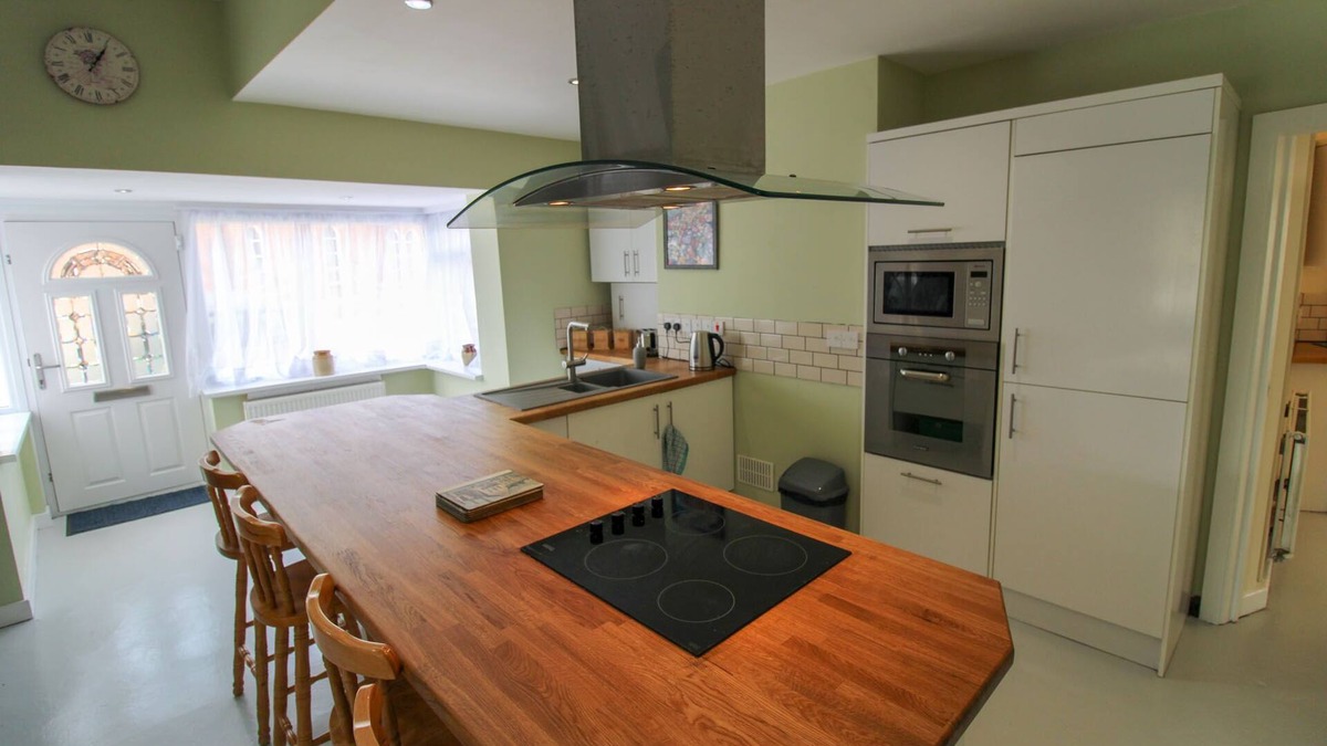 Silloth Cottage | Corner Stone Cottage Silloth - sleeps 6 guests in 3 bedrooms