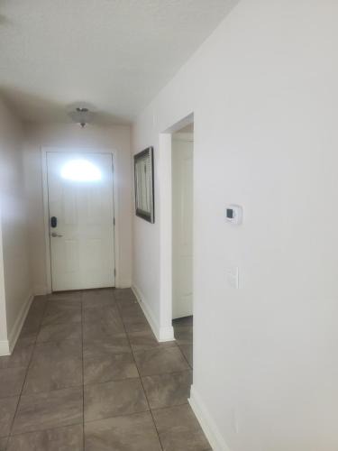 Bearss Plaza House | Corner villa