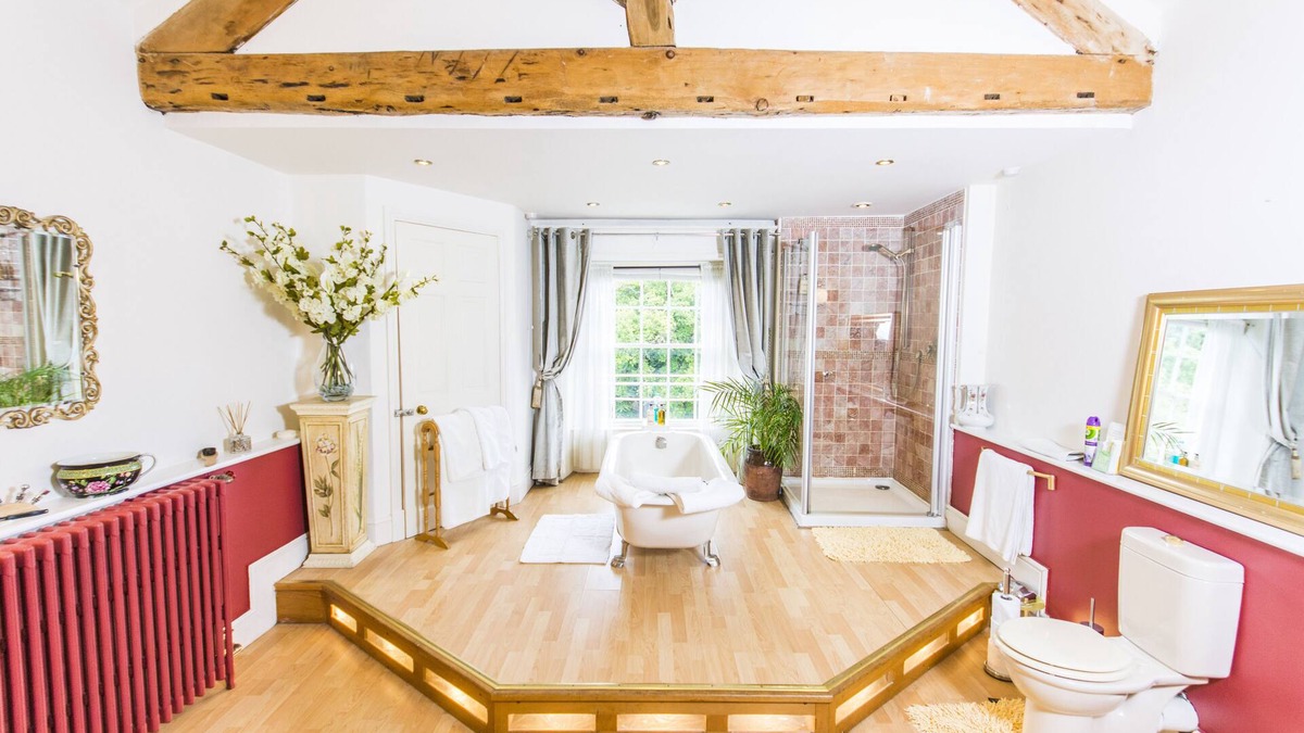Llangollen House | Cornerstones - 16th Century House overlooking River in Llangollen