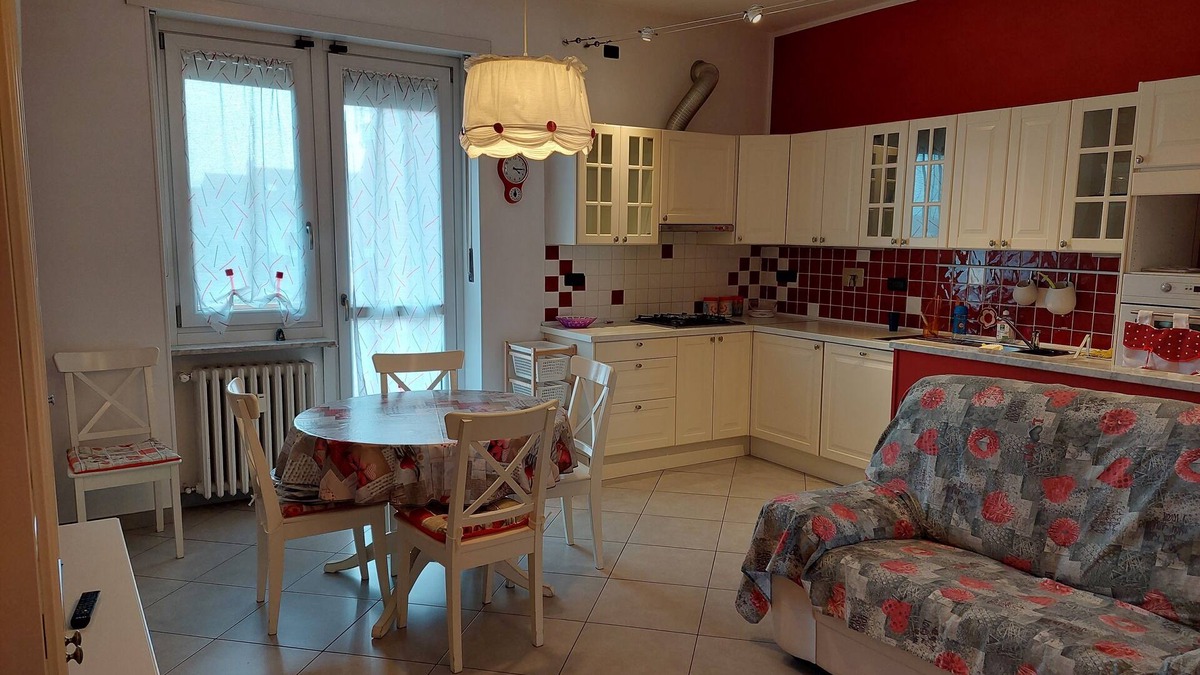 Airasca Apartment | Cornflower: Beautiful accommodation located on the second floor of a small apartment building
