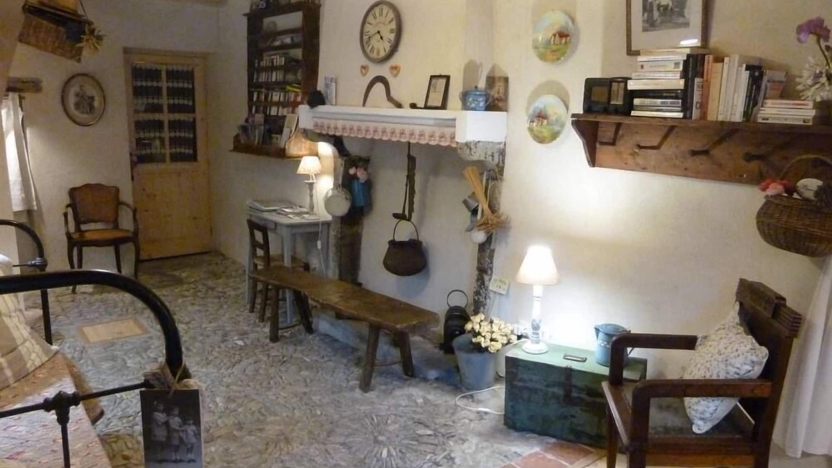 Cornillon-sur-lʼOule Cottage | Cornillon Sur L Oule: Country Cottage/Gite - Cornillon sur l'Oule