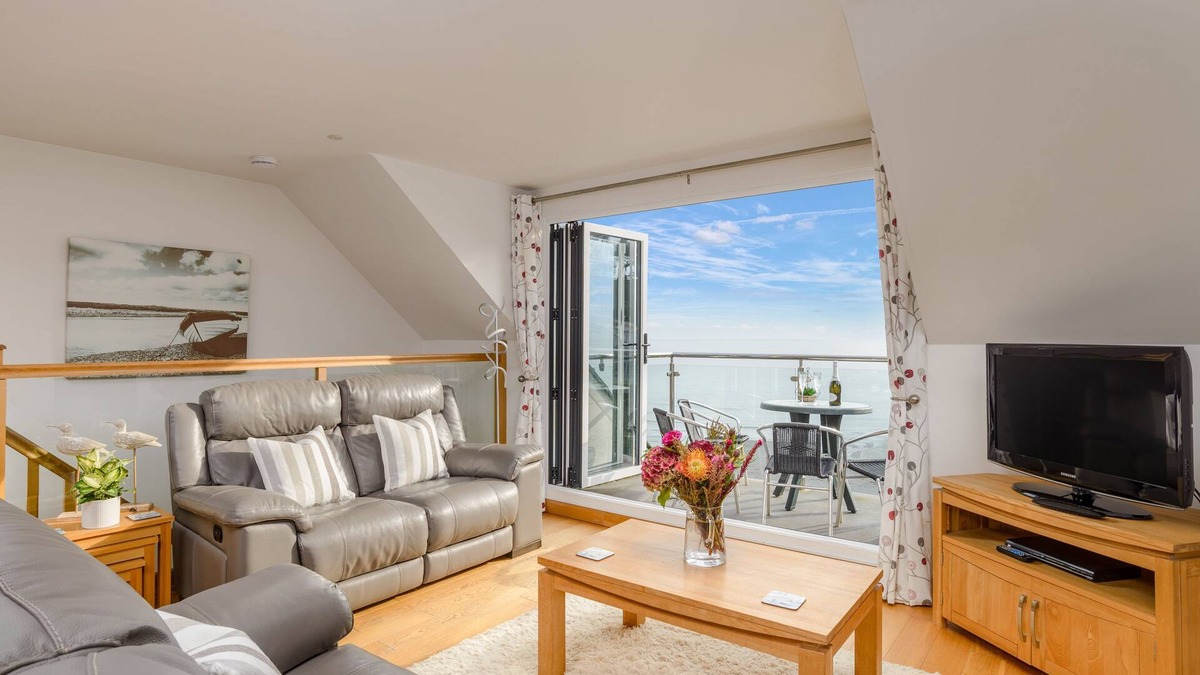 Seaton Apartment | Cornish Duplex 2 Bedroom Apartment with Stunning Sea Views