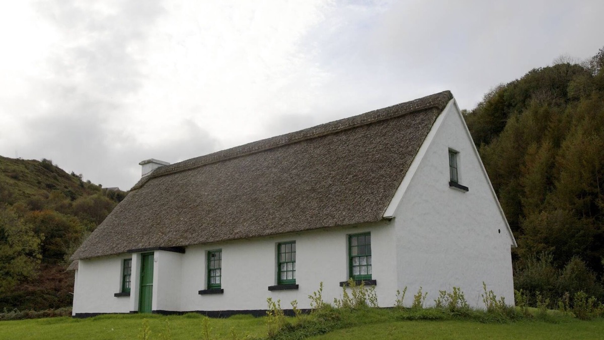 Killinaboy Cottage | Corofin Lake Cottages - 4 Bedrooms