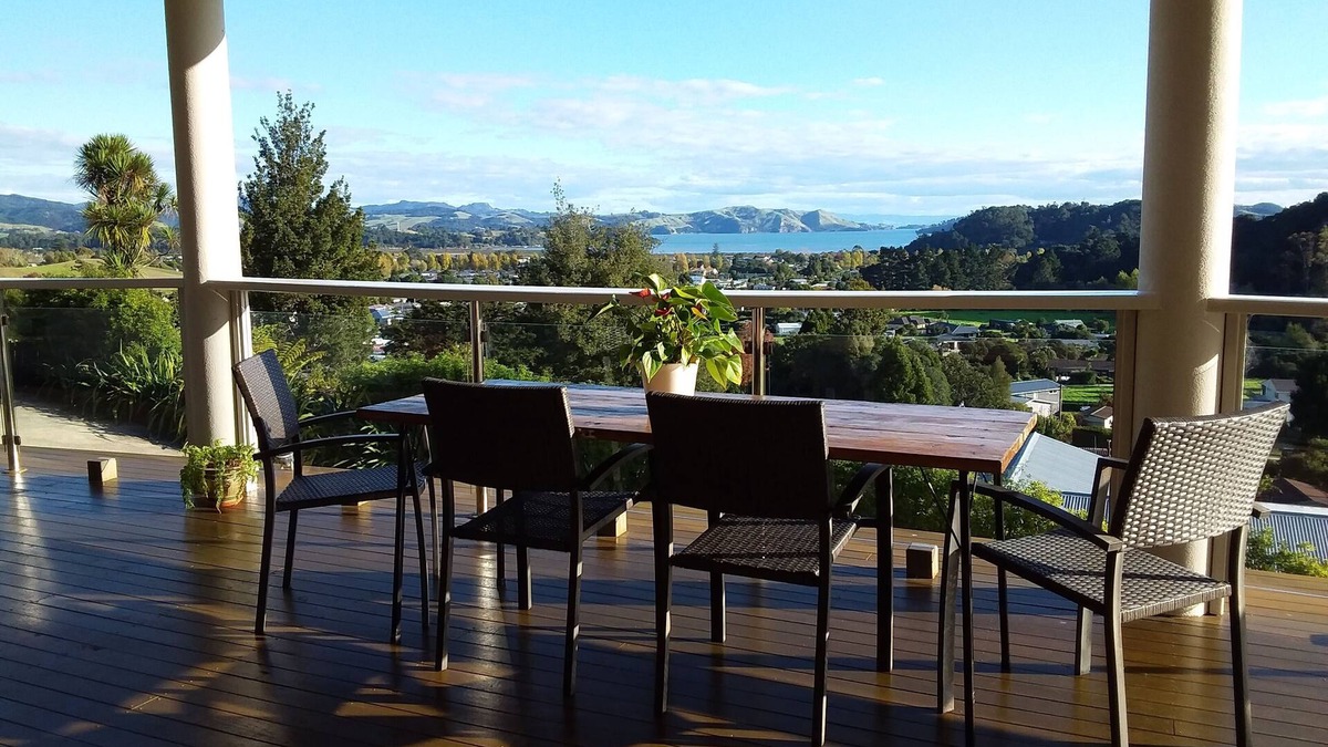 Coromandel House | Coromandel Views - Majestic Home/Stunning Outlook/Own Ensuites/Internet/Smart TV