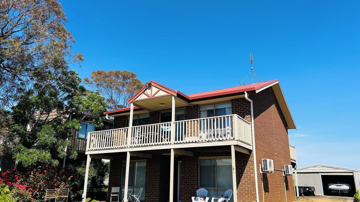 Coronet Bay House | CORONET CASTLE PET FRIENDLY