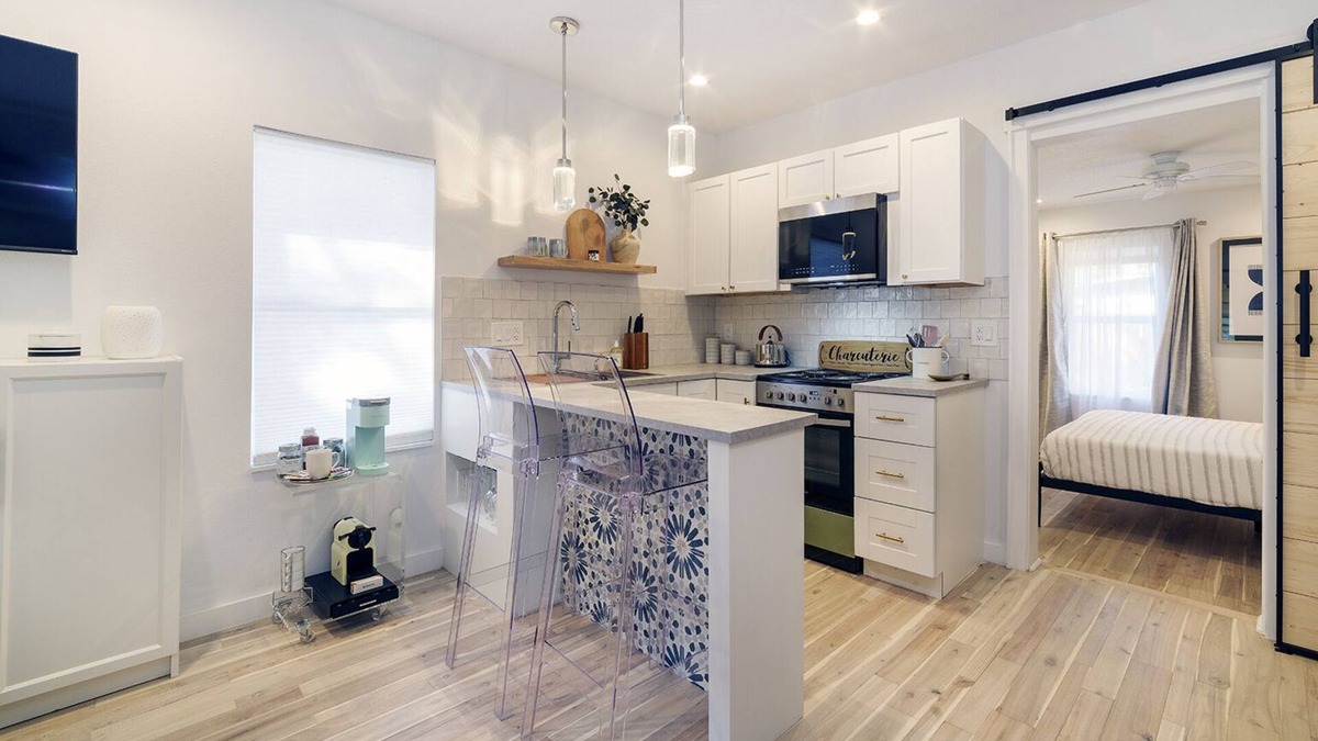 Wadeview Park House | Corporate/Executive Housing - Downtown - SoDo - 30 days +