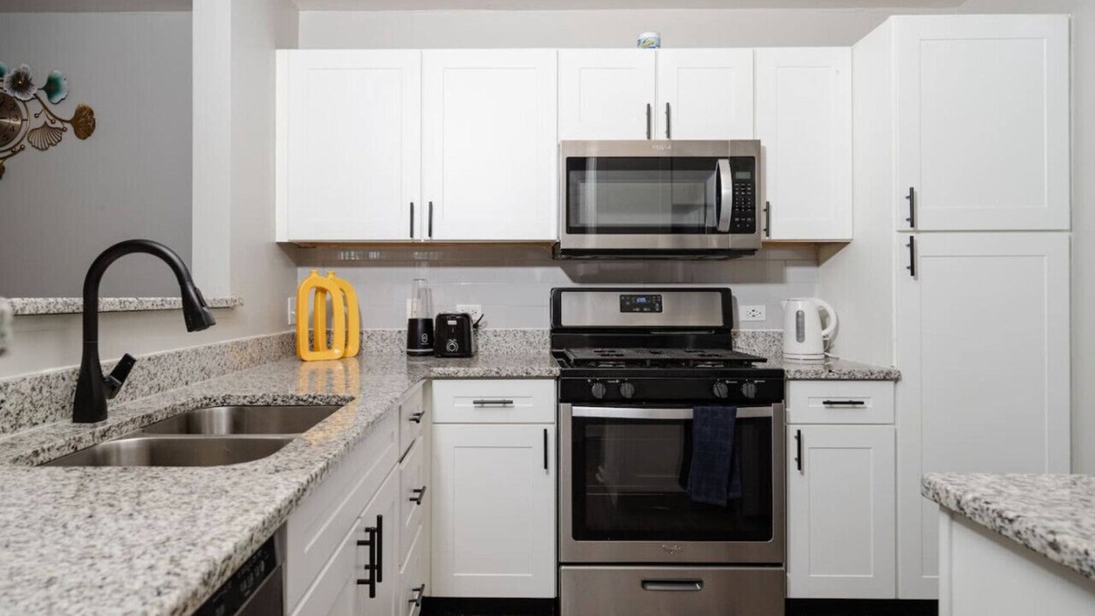 Gurnee Apartment | Corporate Housing by MGM