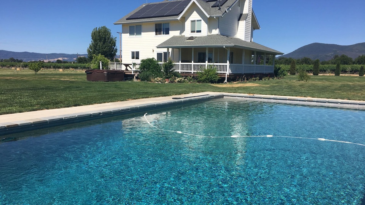 Lakeport House | CORPORATE or FAMILY RETREAT/ORGANIC FARM