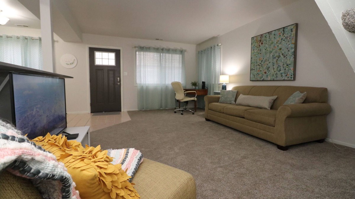 Merrillville Condo | Corporate Short Term Rental In Northwest Indiana