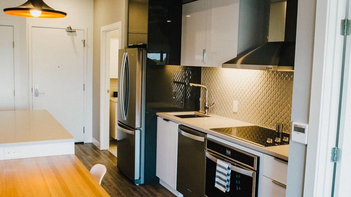 Winnipeg Apartment | Corporate Stays - Luxury 1BR with Upscale Amenities and Modern Interiors