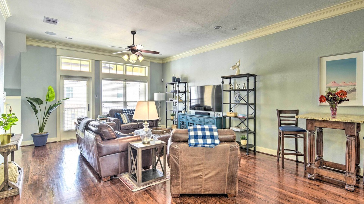 Corpus Christi House | Corpus Christi Home w/Golf Cart: Walk to Beach!