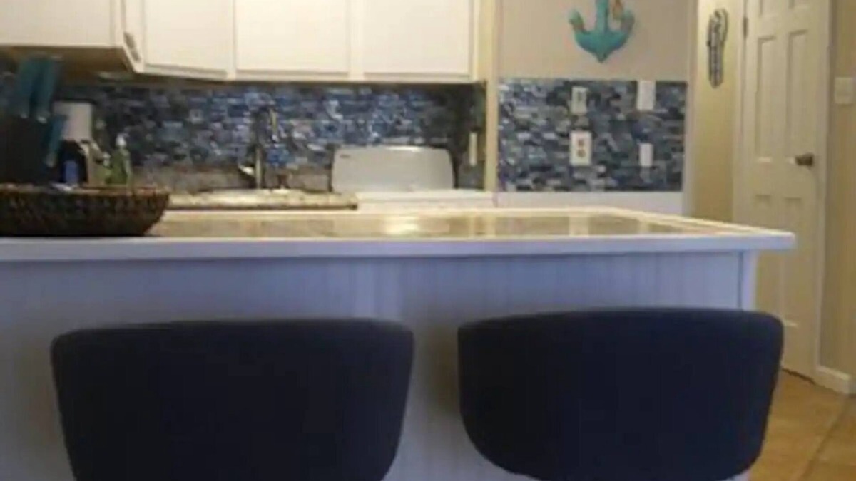 Jade Oaks Condo | Corpus Christi North Beach Gem! Great location, on the beach with two pools!