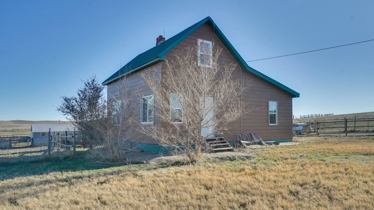 Lindsay Cabin | ‘Corral Creek Cow Camp:’ Pet-Friendly Circle Cabin