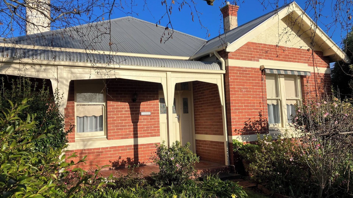 Colac House | “Corrung”. Beautiful Grand Federation residence which has been fully renovated.