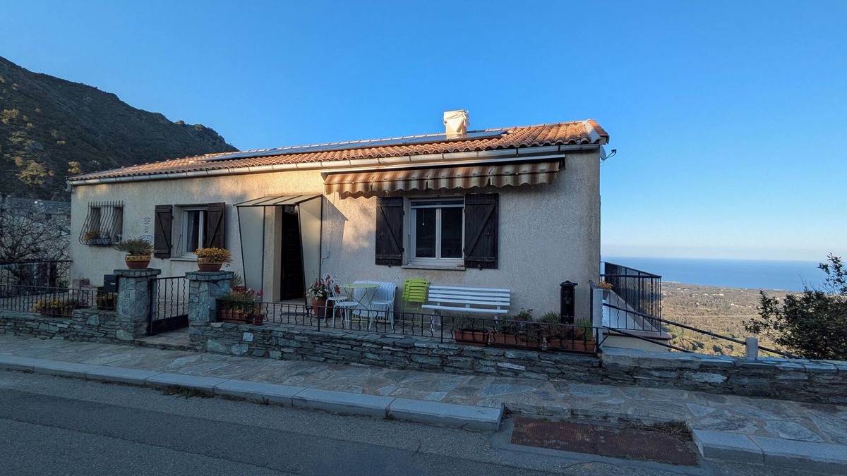 Sant'Andrea-di-Cotone Apartment | Corsica, 120 m2 apartment in a peaceful village between sea and mountains