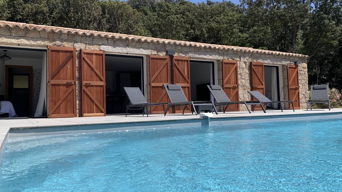 Figari House | CORSICAN STONE VILLA EXTRA PRICE WITH SWIMMING POOL PEACEFUL FLOWER GARDEN