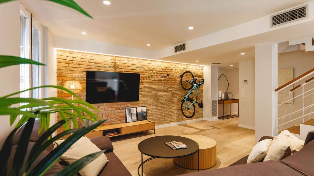 Old Town Apartment | Cort Reial Duplex - Holiday Apartment Rental Girona | Bravissimo