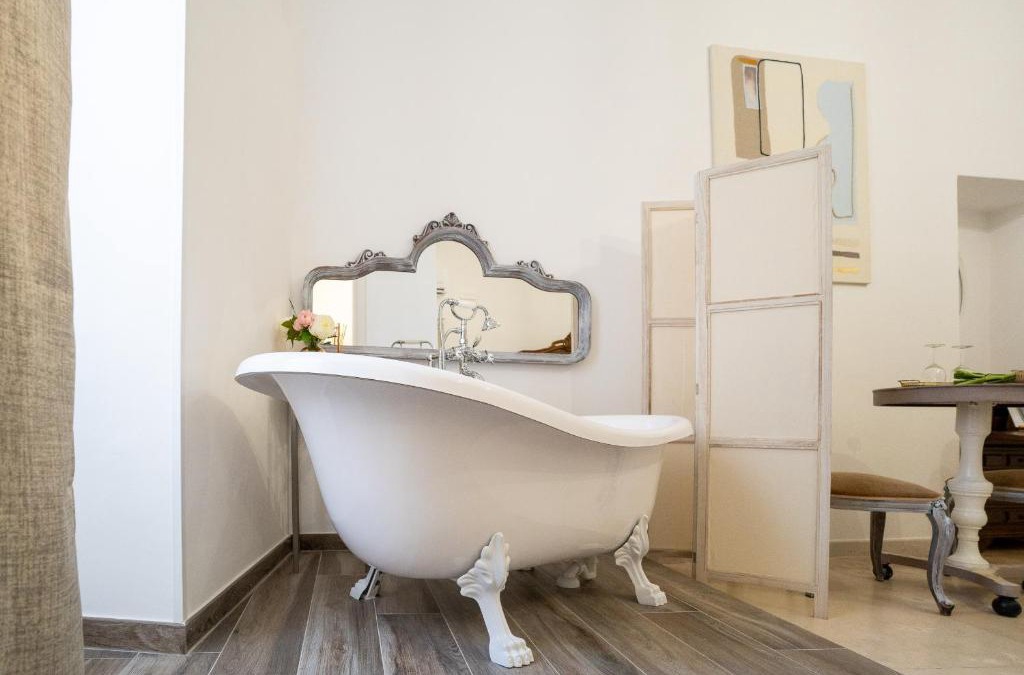 Giovinazzo House | Corte Pietrantica - Charming Rooms & Suites