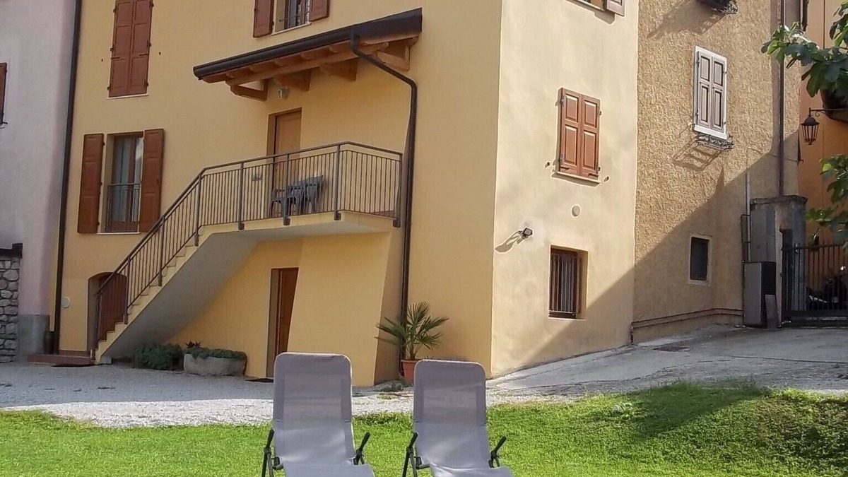 Torbole sul Garda House | Corte Verde house with Nago-Torbole garden