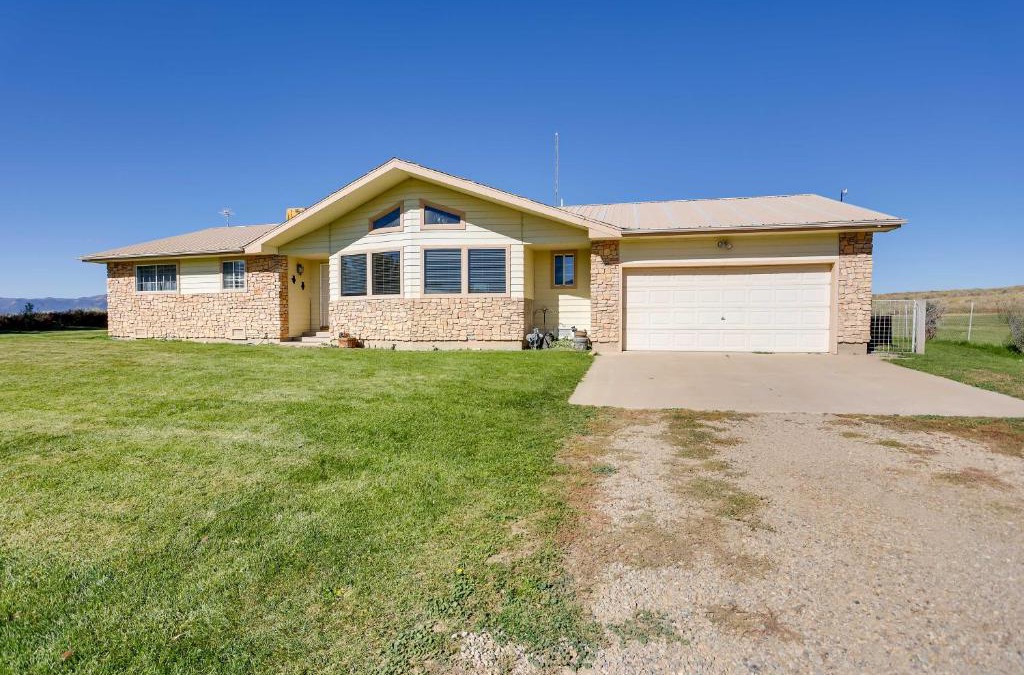 Cortez House | Cortez Retreat with Office and Stunning Mtn Views