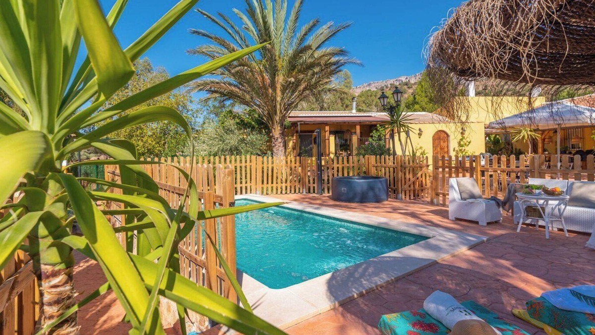 Antequera Villa | Cortijo el Alcornocal Villanueva de la Concepción by Ruralidays