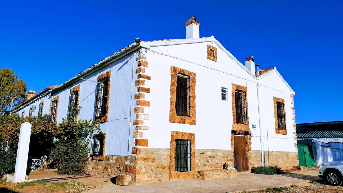 Vilches House | Cortijo el Vizconde Nature with Your Children. Cortijo in the meadows of Jaen