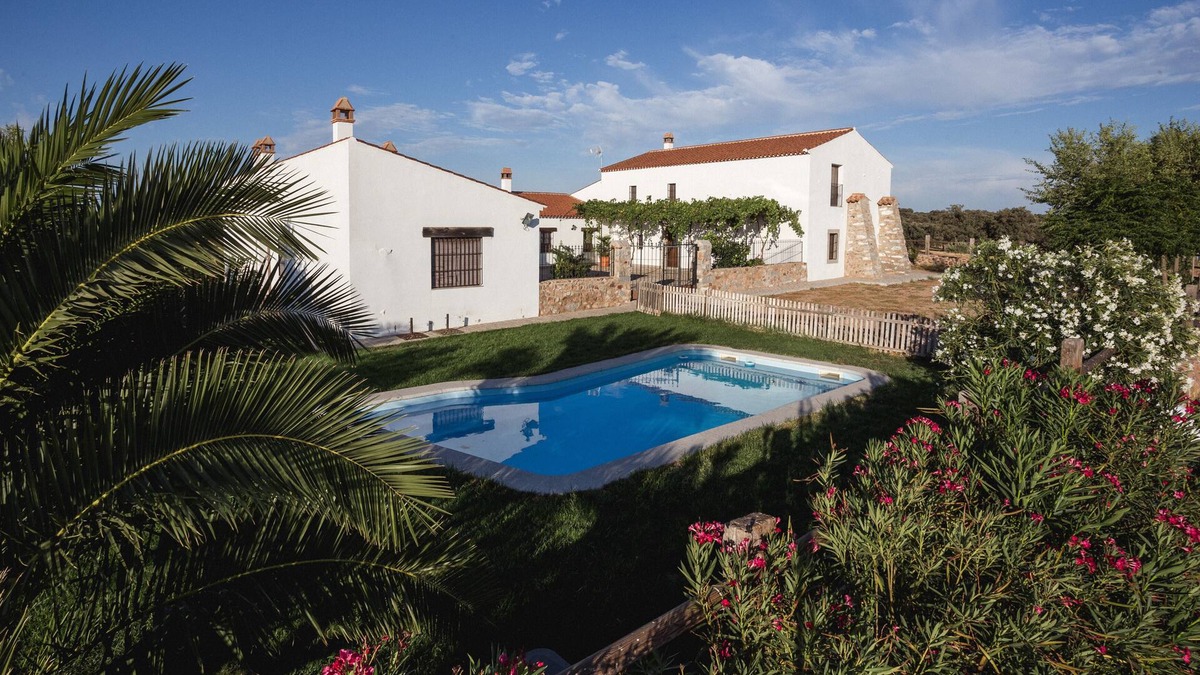 Pedroche Cottage | Cortijo La Panadera (full rental) 6 bedrooms with private bathroom