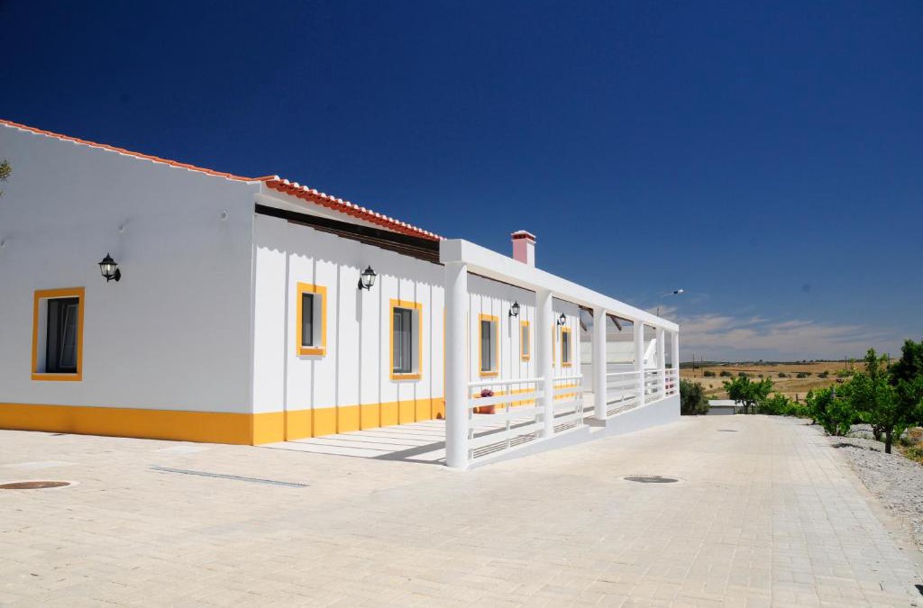 Almodovar e Graca dos Padroes Villa | Corvos e Cadavais