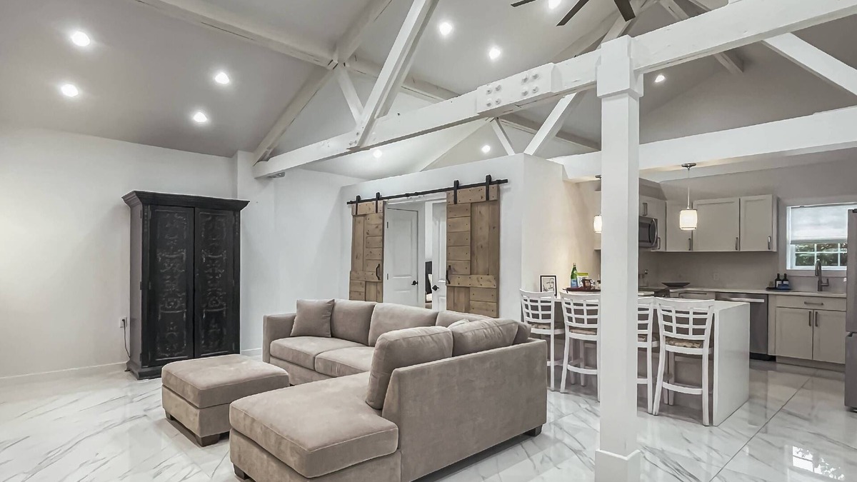 Cos Cob Cottage | Cos Cob Cottage- Full Kitchen, Pet Friendly