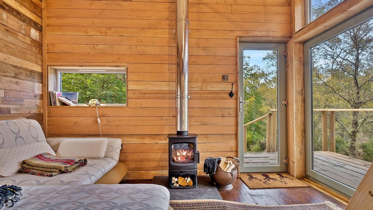 Glen Urquhart Ski Chalet | Cosagach Falls Cabin