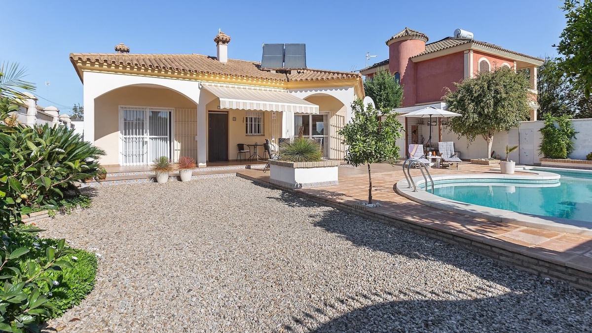 Sanlucar de Barrameda Villa | Costa de la Luz Poolside Villa