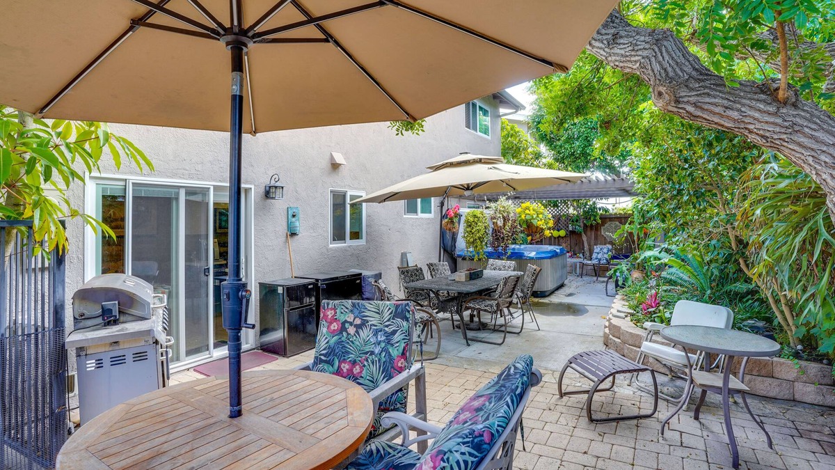 East Side Costa Mesa Apartment | Costa Mesa Rental w/Private Hot Tub & Fire Pit!