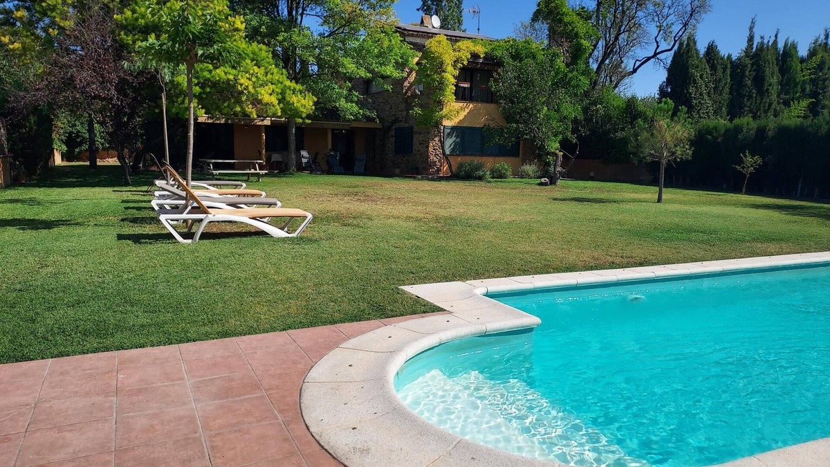 Camallera Villa | Costabravapartment Casa Anna + pool, 15 mins to the Costa Brava beaches