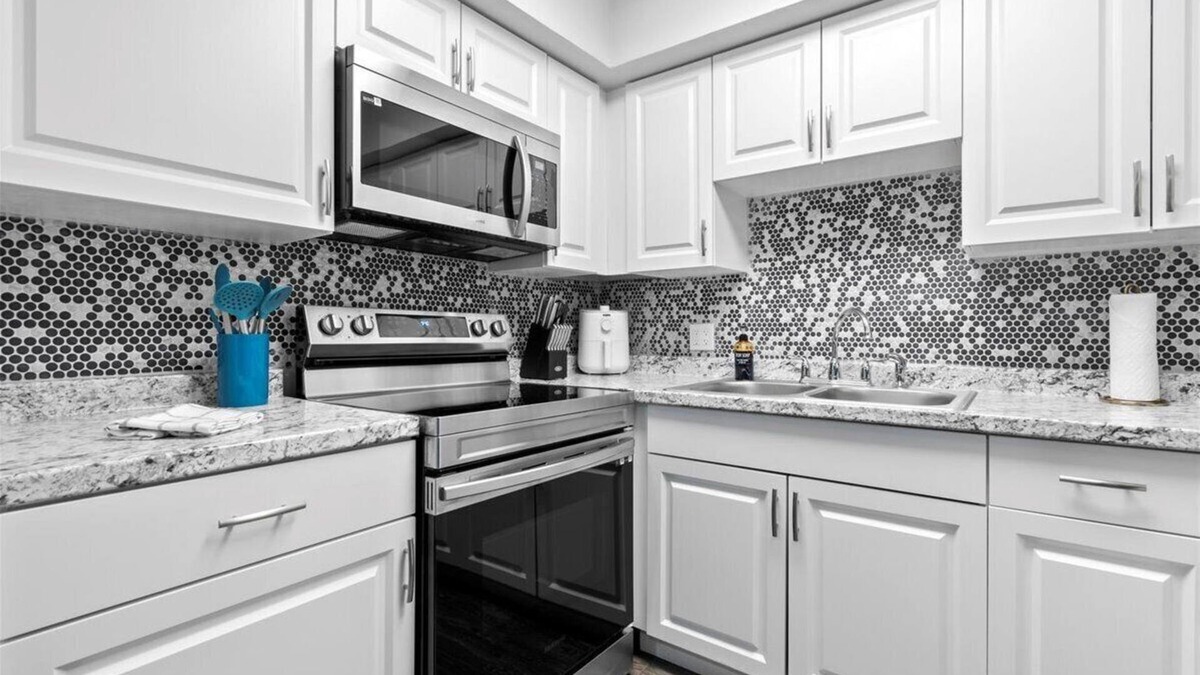 Lake Worth Corridor Apartment | Costal Lakeside 1BR in Lake Worth