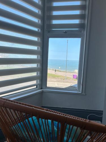 Margate Apartment | Cosy 1 Bedroom Apartment with a Sea View