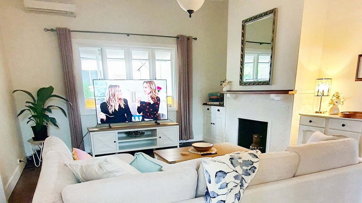 Mount Barker Cottage | Cosy, 1930's Country Style Cottage, Walking Distance From Town.