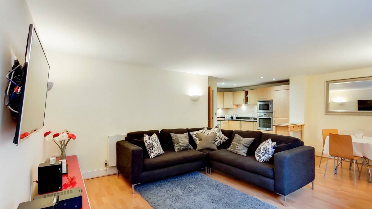 King's Cross Apartment | Cosy 2 bed 2 bath apartment with garden near Kings Cross